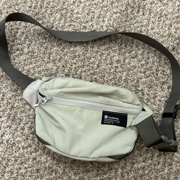 Lululemon belt bag - Picture 1 of 6